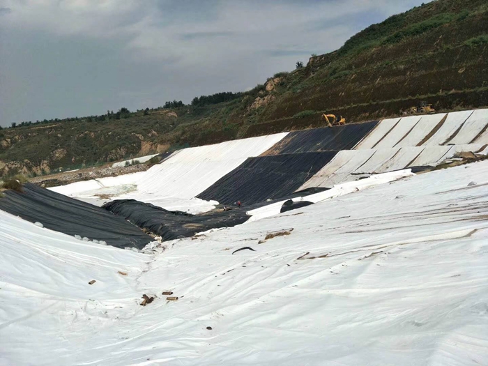 垃圾填埋场复合土工膜