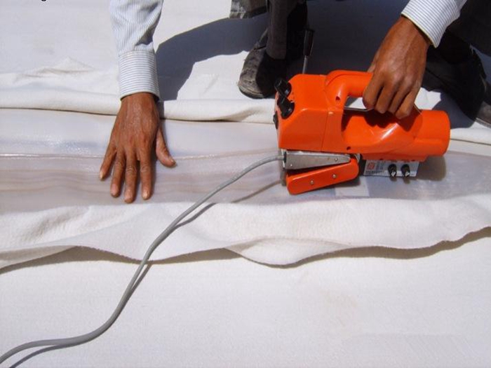 复合土工膜焊接