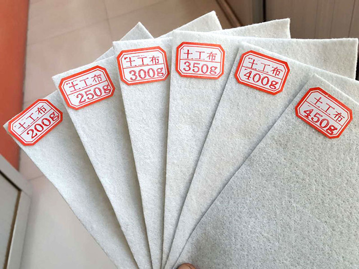 涤纶短丝土工布